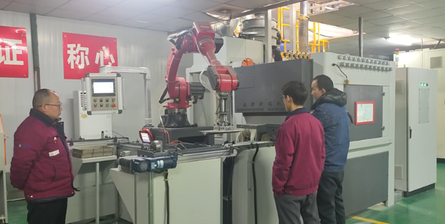 南阳喷砂机在模具清理中的专业应用